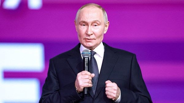 بوتين: المباحثات بشأن أوكرانيا "معقدة"