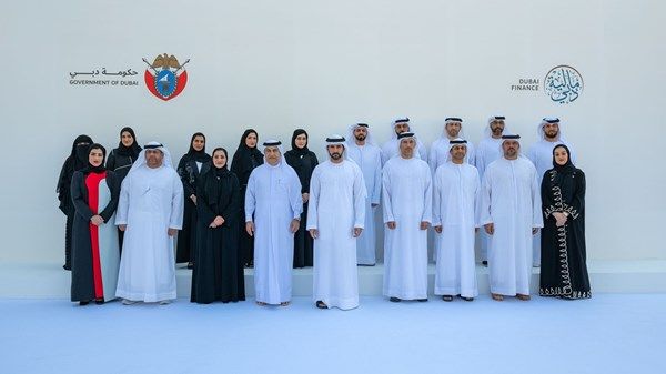 حمدان بن محمد يلتقي قيادات الصف الثاني لدائرة المالية بحكومة دبي