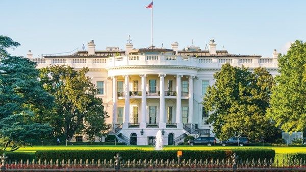 الولايات المتحدة تخفض فترة تصاريح عمل المهاجرين إلى 18 شهراً