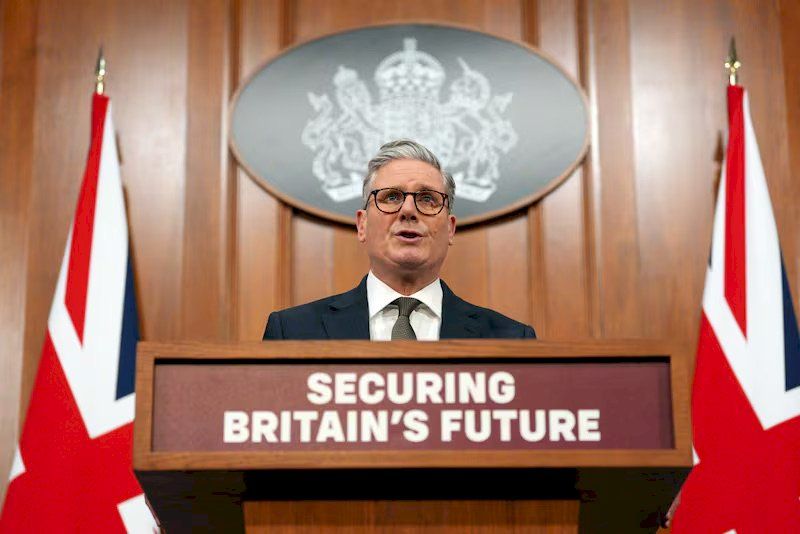 ستارمر: صعود حزب ريفرم يُهدّد بريطانيا وجوديًا ويقوّض موقعها العالمي