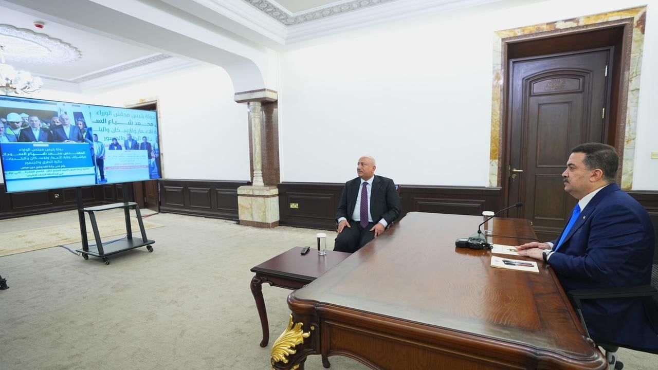 رئيس الوزراء يطلق الاعمال التنفيذية في مشاريع رئيسية بكربلاء والنجف