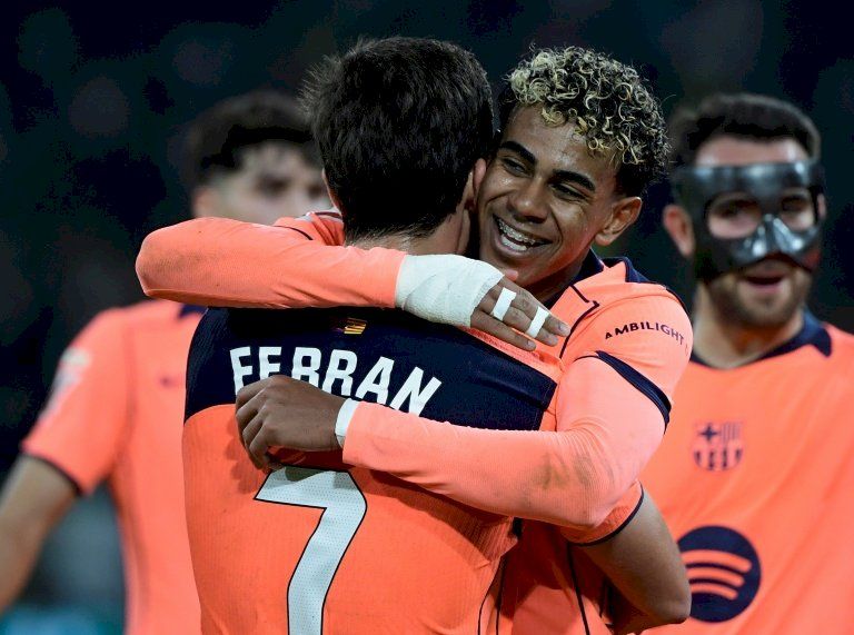 بطولة إسبانيا: توريس يقود برشلونة للابتعاد في الصدارة بهاتريك في مرمى بيتيس