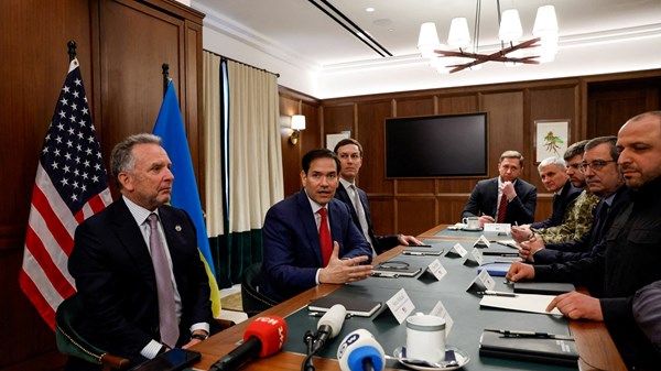 واشنطن وكييف تواصلان محادثاتهما السبت في ميامي