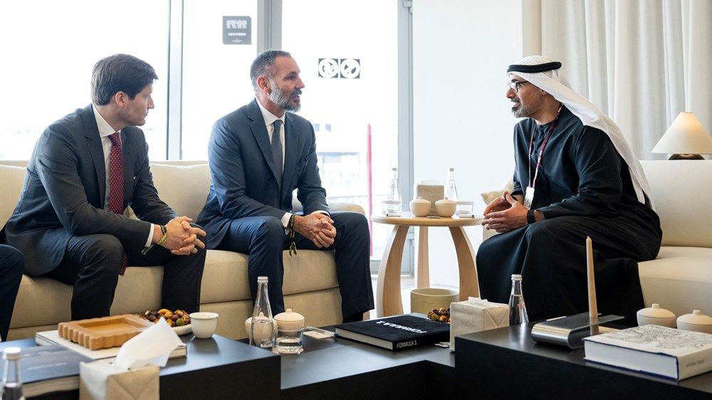 خالد بن محمد بن زايد يشهد جانباً من فعاليات سباق جائزة الاتحاد للطيران الكبرى للفورمولا-1