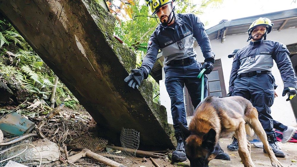«فريق الإمارات» يمهد الطريق لعمليات البحث والإنقاذ في سريلانكا