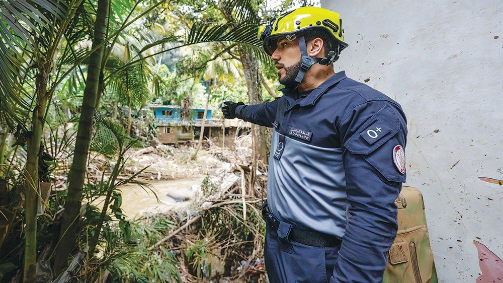 «فريق الإمارات» يمهد الطريق لعمليات البحث والإنقاذ في سريلانكا