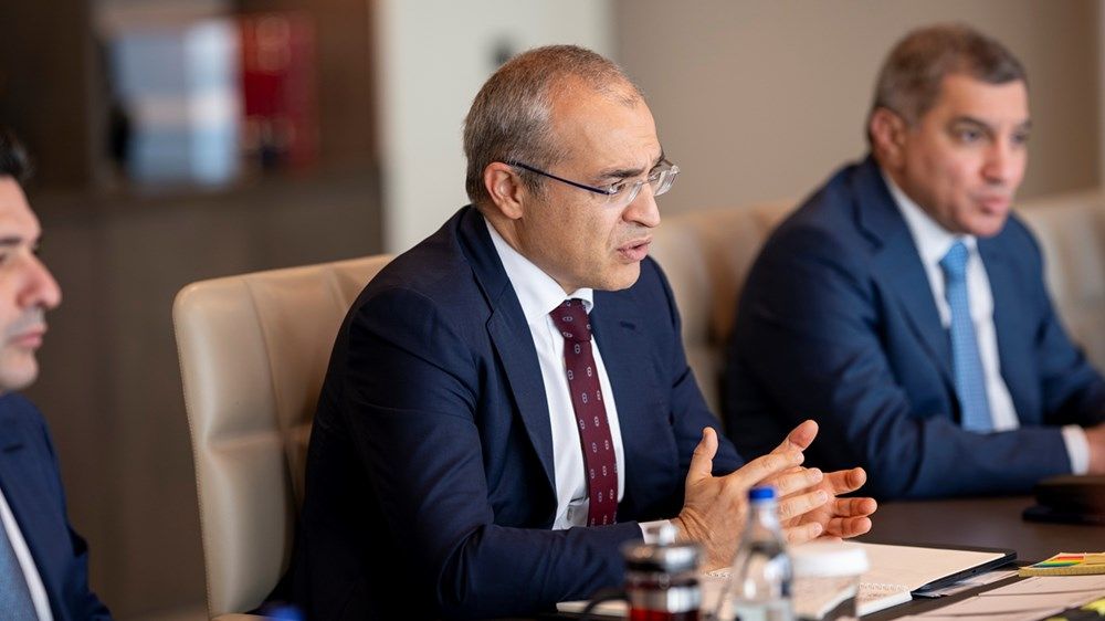 زايد بن حمدان بن زايد يلتقي وزير الاقتصاد في جمهورية أذربيجان