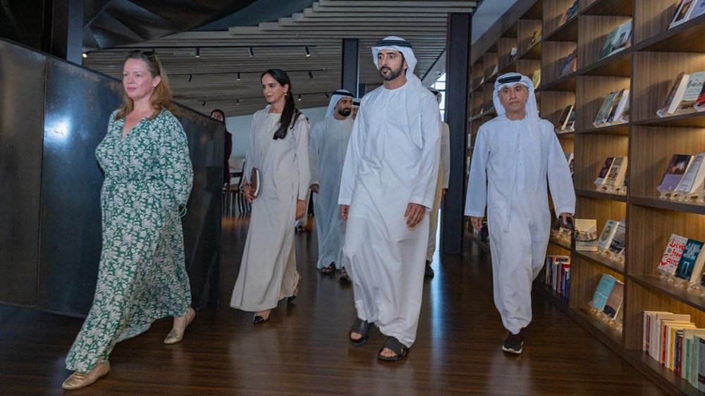 حمدان بن محمد يزور «السركال أفنيو» ويشيد بدوره ملتقىً للمواهب ومختبراً للأفكار الجديدة