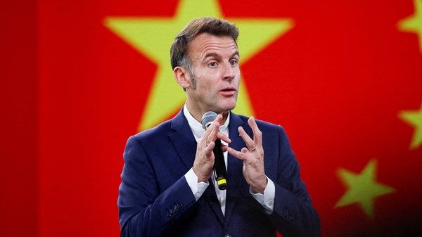 ماكرون يدعو إلى وحدة الموقف الأوروبي والأميركي من أوكرانيا