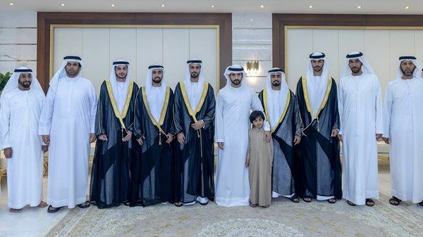 حمدان بن محمد يحضر أفراح الفلاسي