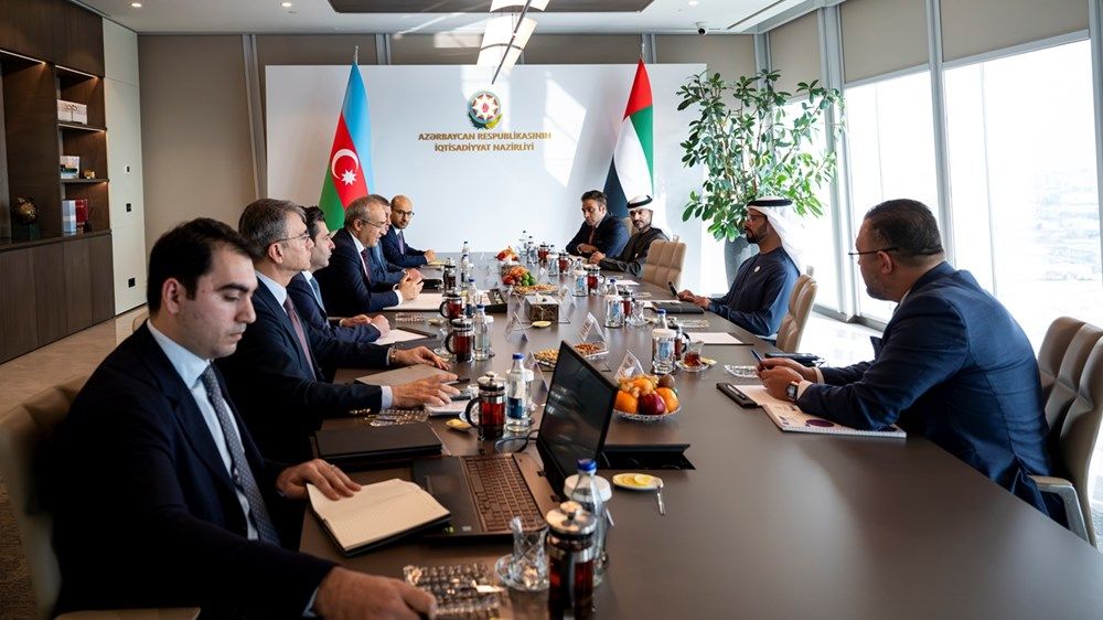 زايد بن حمدان بن زايد يلتقي وزير الاقتصاد في جمهورية أذربيجان