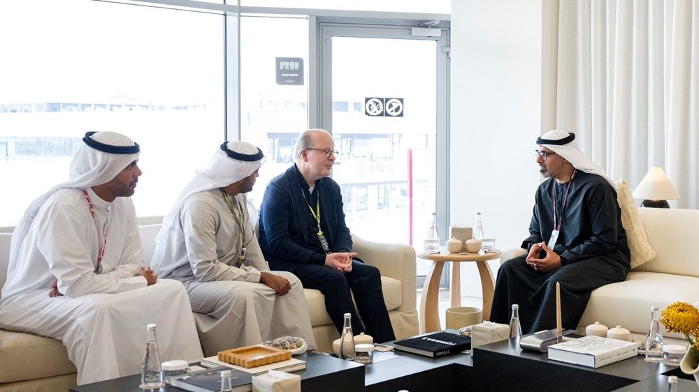 خالد بن محمد بن زايد يشهد جانباً من فعاليات سباق جائزة الاتحاد للطيران الكبرى للفورمولا-1