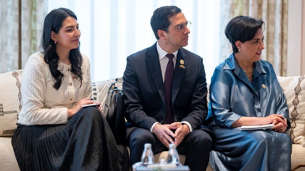 رئيس الدولة يبحث مع رئيس الإكوادور علاقات التعاون ويشهد توقيع اتفاقيات بين البلدين