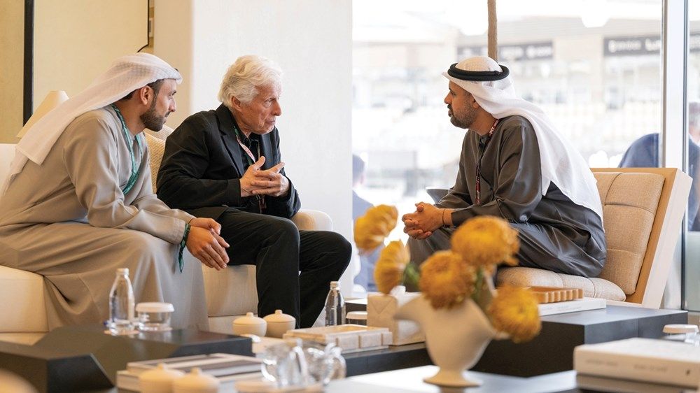 ذياب بن محمد بن زايد يشهد فعاليات اليوم الختامي للنسخة الـ17 من سباق جائزة الاتحاد للطيران الكبرى للفورمولا - 1