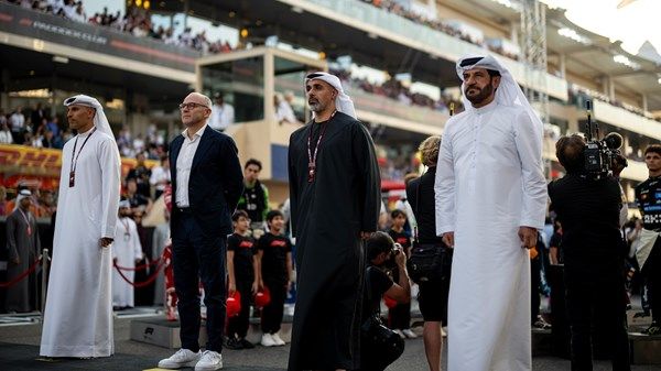 ولي عهد أبوظبي يشهد الجولة الختامية لبطولة العالم للفورمولا 1