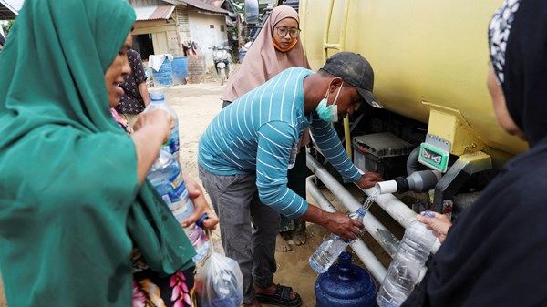 مخاوف من انتشار الجوع مع توقع هطول مزيد من الأمطار على إندونيسيا
