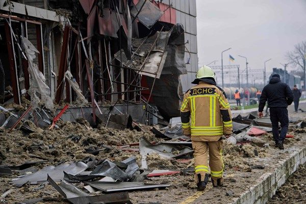 غارات جوية تستهدف مناطق في أوكرانيا