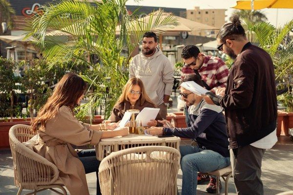 نيللي كريم وشريف سلامة يبدآن تصوير “على قدّ الحبّ”… شاهدوا الصور الأولى من الكواليس