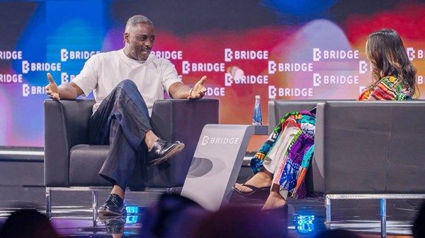 إدريس إلبا: سعيد بوجودي في قمة «بريدج»