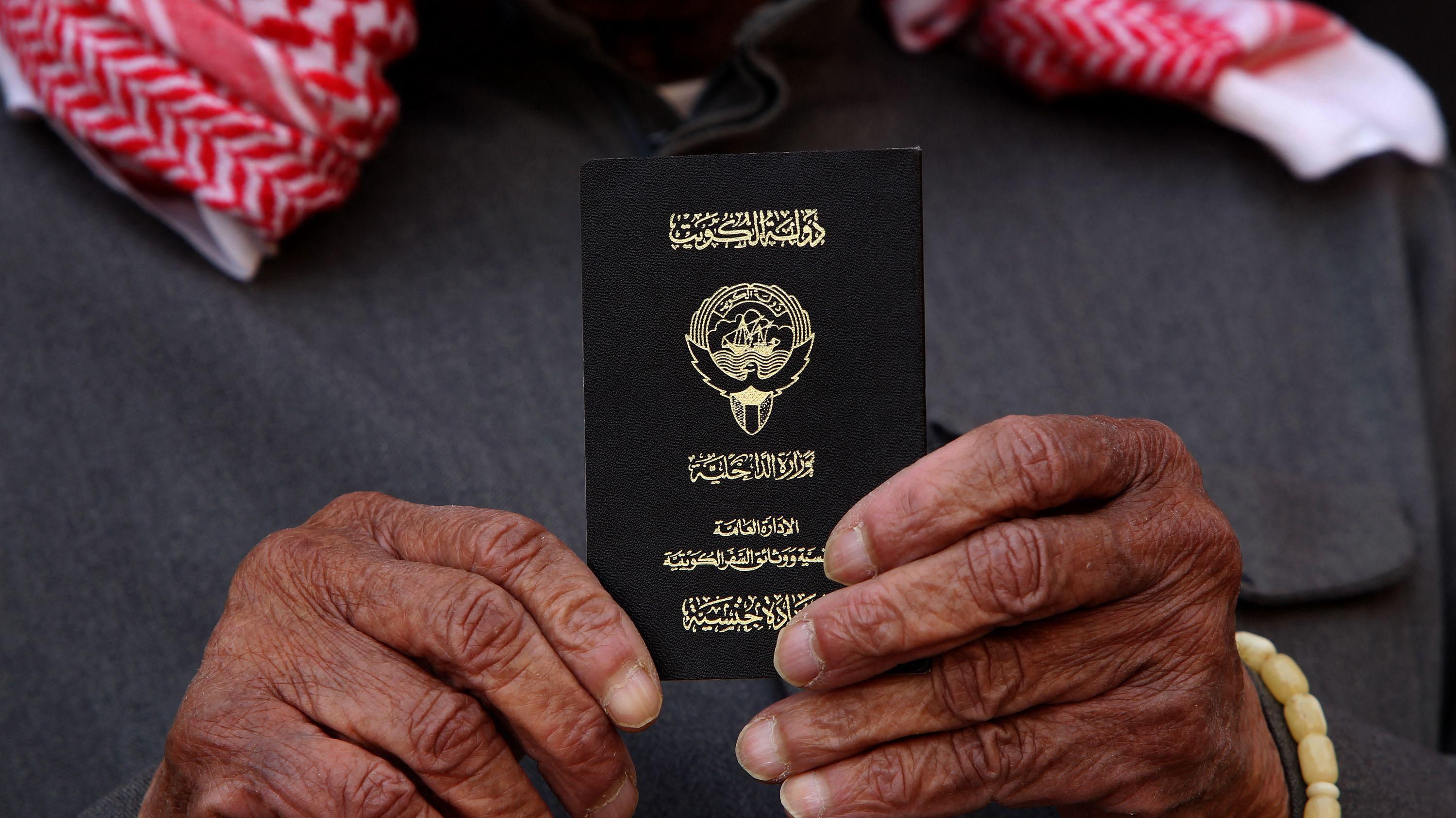 من هو الداعية الإسلامي طارق السويدان الذي سُحبت منه الجنسية الكويتية؟