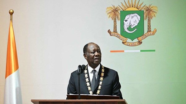 وتارا يؤدي اليمين الدستورية رئيسا لساحل العاج