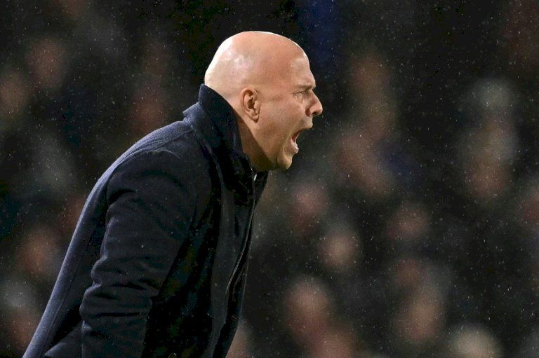 سلوت يعتبر أن علاقته بصلاح لم تنكسر