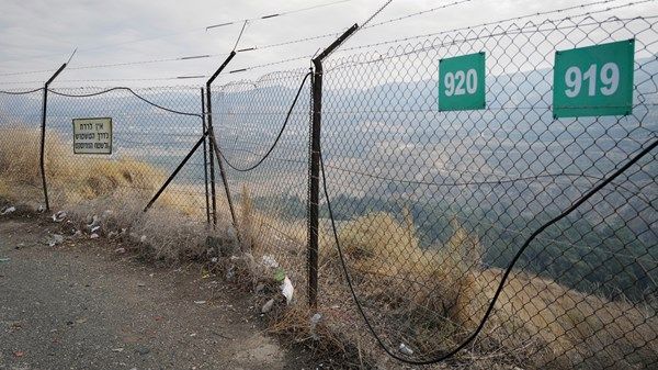 إسرائيل تبدأ بناء سور أمني جديد على الحدود مع الأردن