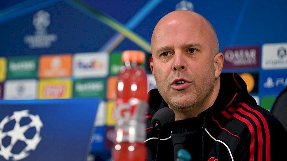 سلوت يقول "أنا لست ضعيفاً" ويشير إلى إمكانية عودة محمد صلاح