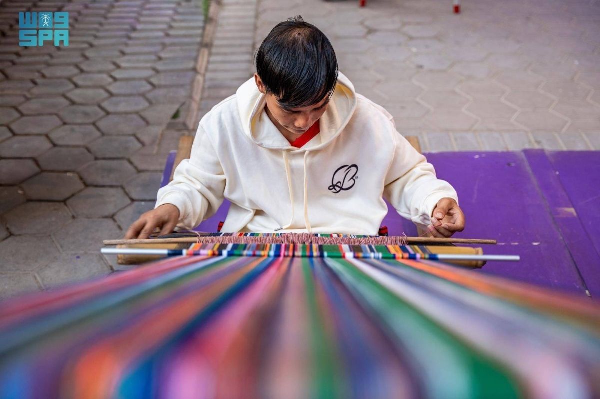 الأزياء والحرف اليدوية نافذة على الثقافة الفلبينية ضمن مبادرة «انسجام عالمي 2»