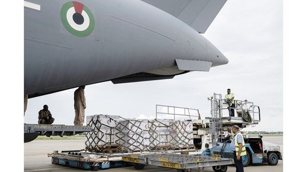 وصول طائرة المساعدات الإنسانية الثامنة إلى سريلانكا ضمن الجسر الجوي الإماراتي