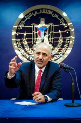 الرئيس الزُبيدي يعقد اجتماعًا موسعًا بقيادات المجلس الانتقالي الجنوبي