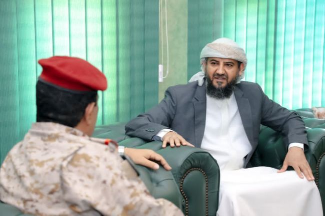 المحرّمي يطّلع على جاهزية القوات المسلحة ويشدد على التنسيق لمواجهة التحديات الحوثية