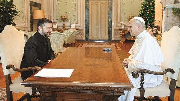 زيلينسكي يؤكد رفضه التنازل عن أي أراض لروسيا