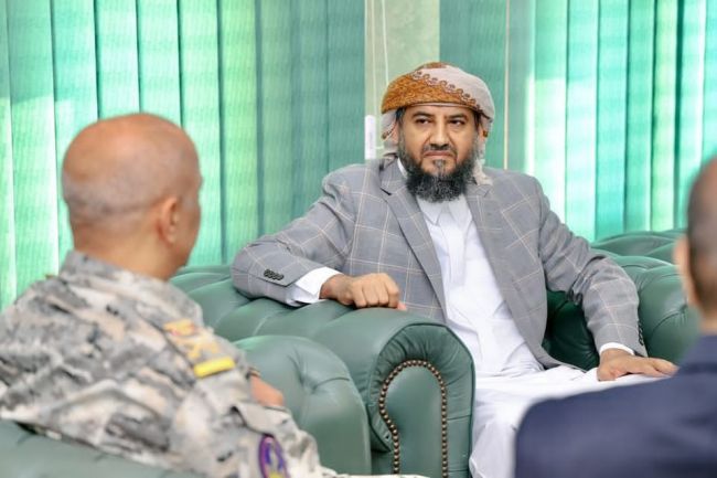 المحرّمي يبحث تعزيز قدرات خفر السواحل لمواجهة تهريب السلاح والتهديدات البحرية