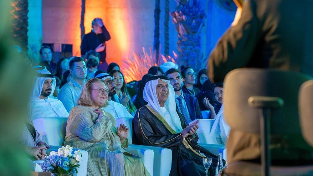 سعود بن صقر يشهد العرض الدولي الأول للأمسية الموسيقية الفنلندية «الطائر الأزرق»