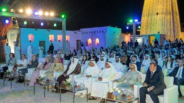 سعود بن صقر يشهد العرض الدولي الأول للأمسية الموسيقية الفنلندية «الطائر الأزرق»