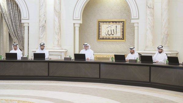 «تنفيذي الشارقة» يناقش دعم السوق الاقتصادي في الإمارة