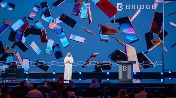 علي النعيمي: الإمارات تصنع نموذجاً للإنسانية