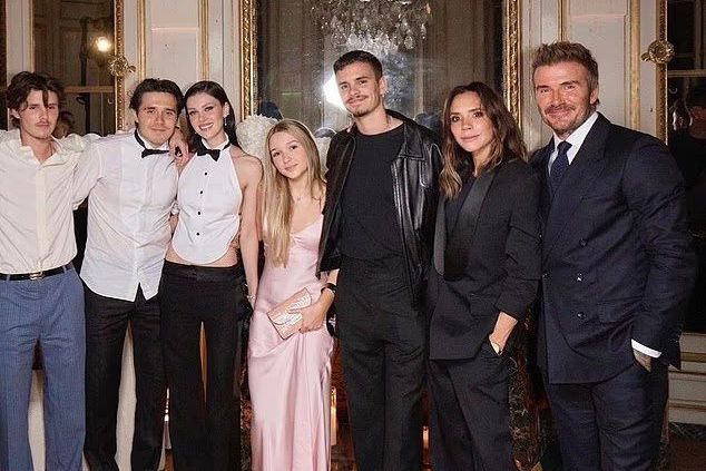 إقتراب عيد الميلاد يشغل بال عائلة بيكهام، هل يعود بروكلين إلى حضن والدَيه؟