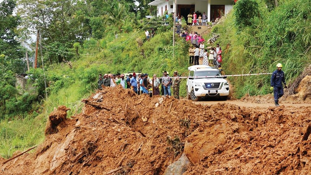 فريق الإمارات يواصل عمليات البحث والإنقاذ في سريلانكا