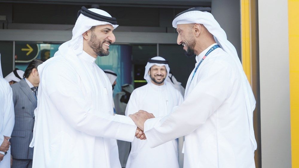 سلطان بن أحمد القاسمي يزور فعاليات «قمة بريدج 2025»