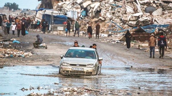 غزة.. غرق الآلاف من خيام النازحين جراء الأمطار الغزيرة