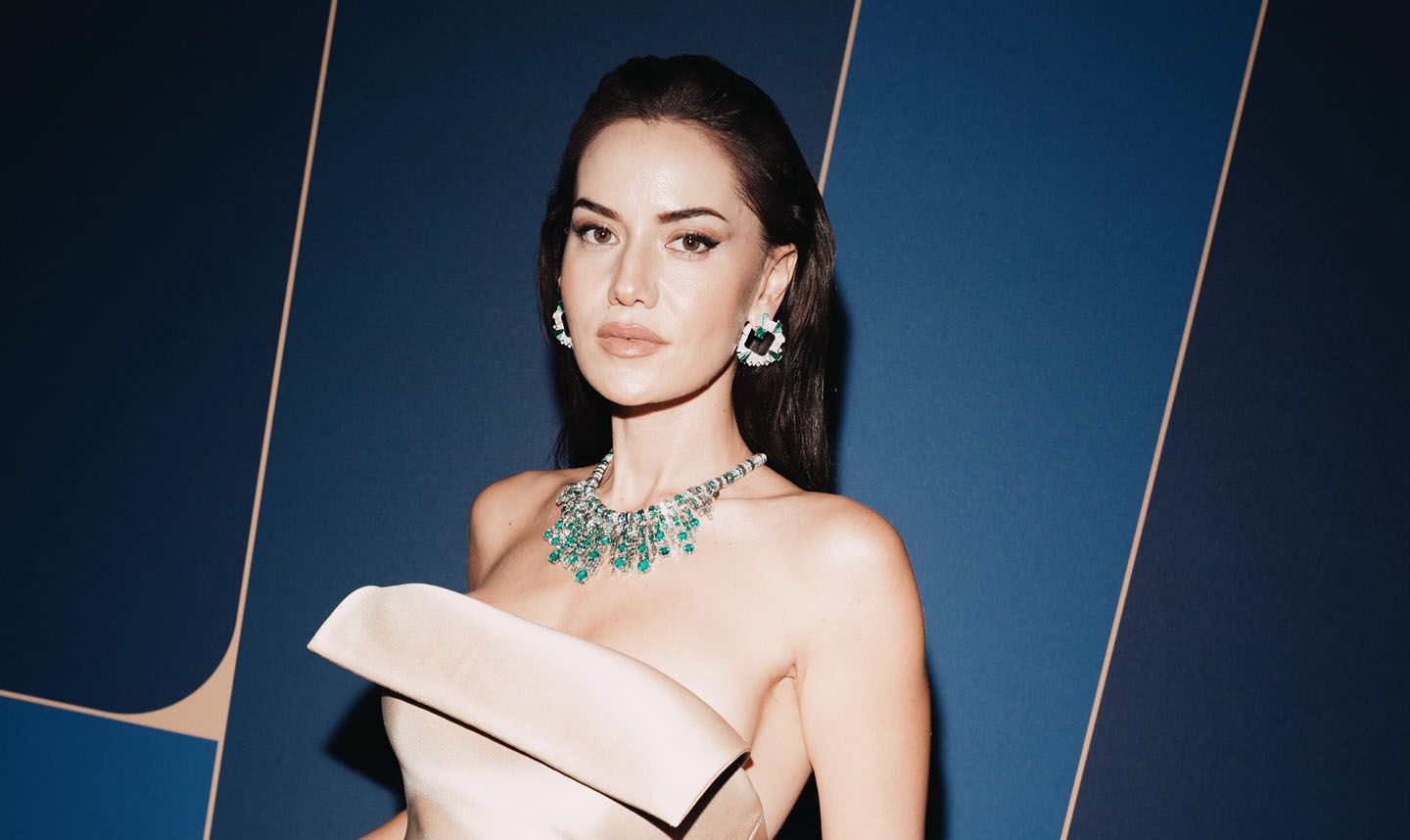 فهرية أفجين تواجه لعنـة الحبّ من طرف واحد في عملها الجديد…إليكم التّفاصيل