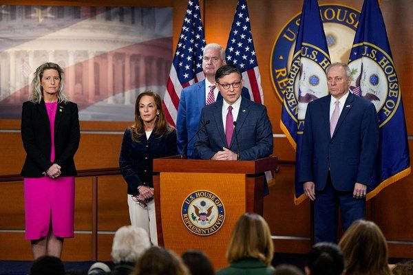 "النواب الأميركي" يقر مشروعاً دفاعياً ضخماً بـ900 مليار دولار