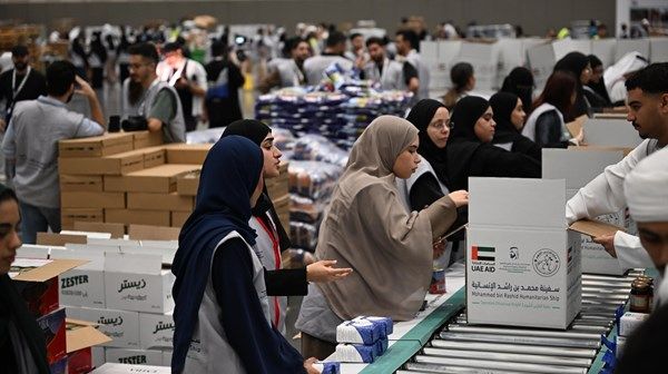 «الفارس الشهم 3» تبدأ تحميل «سفينة محمد بن راشد الإنسانية» لدعم غزة