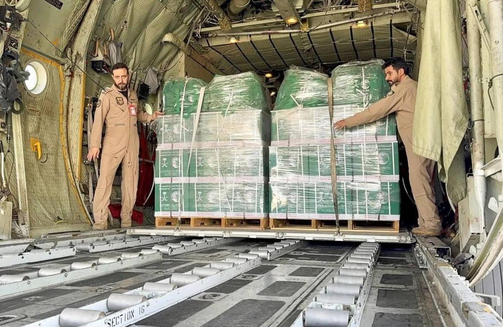 وصول الطائرة السعودية الـ75 لإغاثة غزة