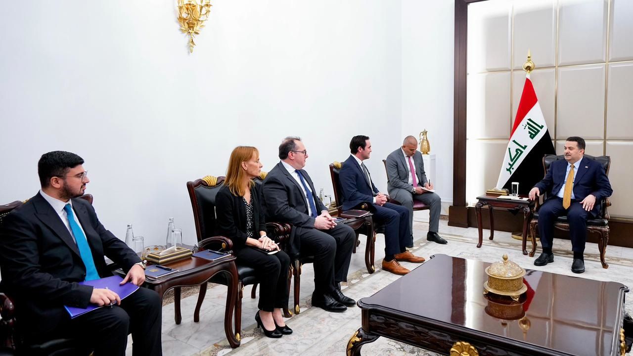 السوداني يُناقش مع وفد "سبيس إكس" المراحل النهائية لمنح تراخيص الإنترنت الفضائي