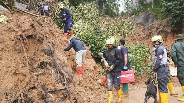فريق الإغاثة الإماراتي يواصل جهوده في سريلانكا