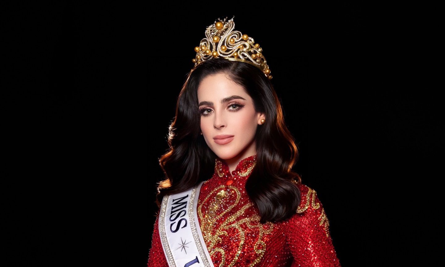 ملكة جمال الكون ٢٠٢٥ تنسحب من مقابلة تلفزيونيّة فجأة لهذا السّبب