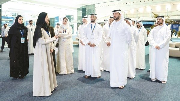 سلطان بن أحمد القاسمي يزور فعاليات «قمة بريدج 2025»